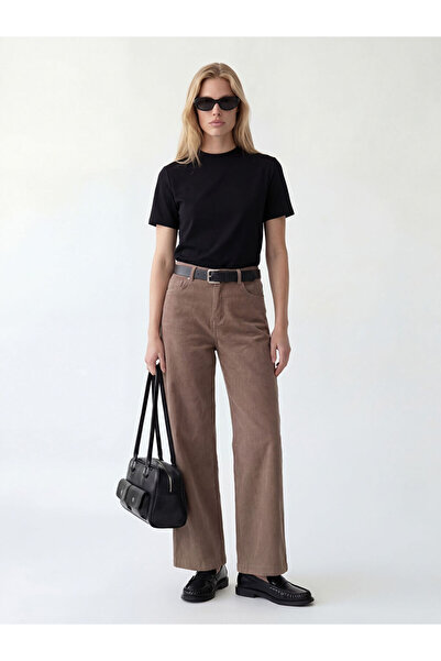 LC Waikiki Esvab • Modern & Distinctive Zero Roba Collar Women's T-Shirt