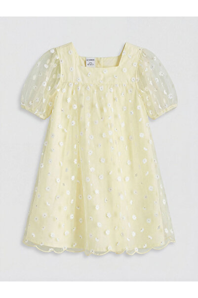 LC Waikiki GiyÇık Store den Κίτρινο τετράγωνο γιακά με στάμπα μαργαρίτας, κορ...