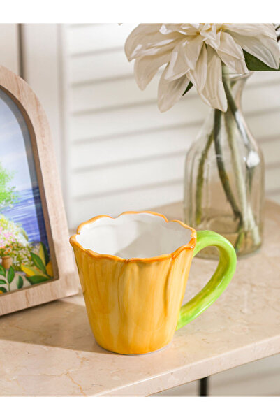 LC Waikiki Rmz Gi̇yi̇m Farkiyla Ceramic Mug with Flower Figure 210 ml