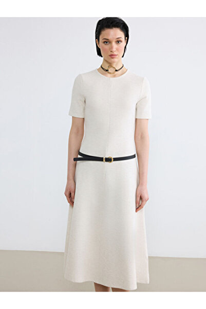 LC Waikiki RMZ GİYİM فستان بياقة روبا بدون خياطة