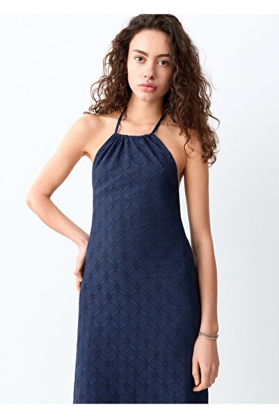 Mango Teen İşlemeli halter yaka elbise