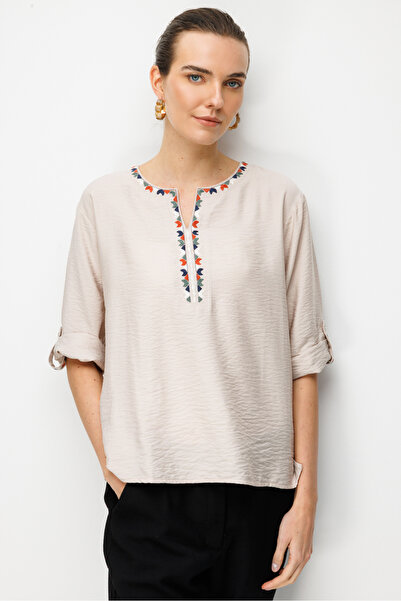 Desen Triko Women's Open Collar Ethnic Embroidered Shirt Beige
