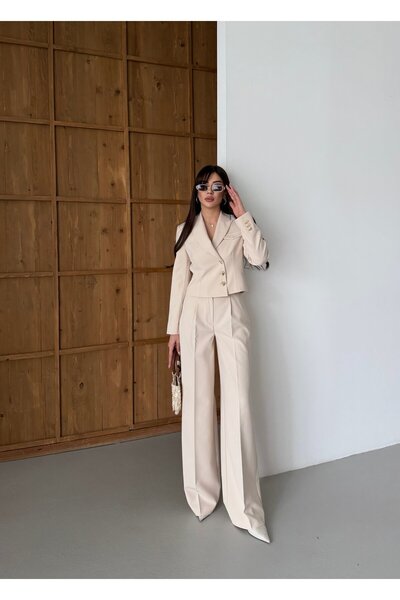 LOVELF Gold Düğmeli Kısa Ceketli Bol Paça Takım Bej