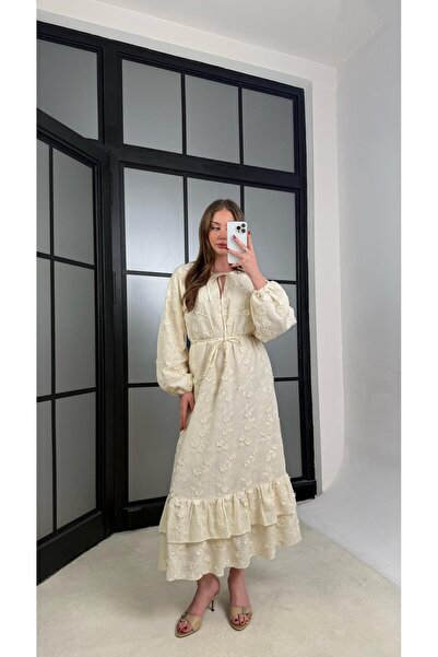 Gaus Bej Çiçek Nakış Detaylı Kuşaklı Astarlı Elbise GAUS-01257