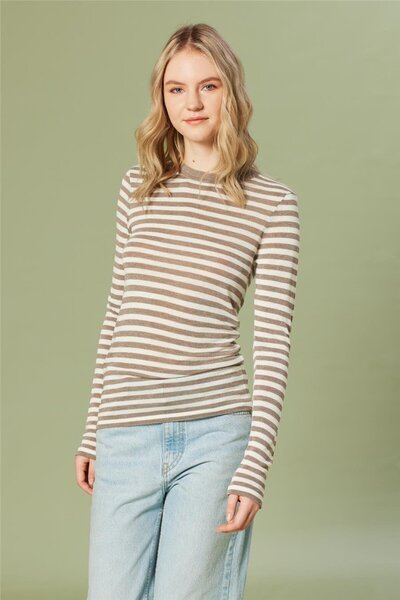 Nisan Triko مخطط سليم تروكو