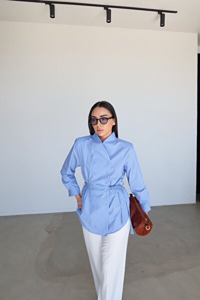 Özge Özgenç Çizgili Kruvaze Gömlek