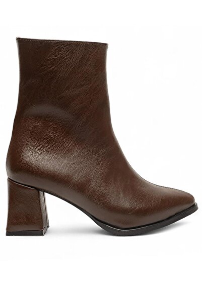 Bluefeet حذاء نسائي يومي بكعب قصير من Rna Brown