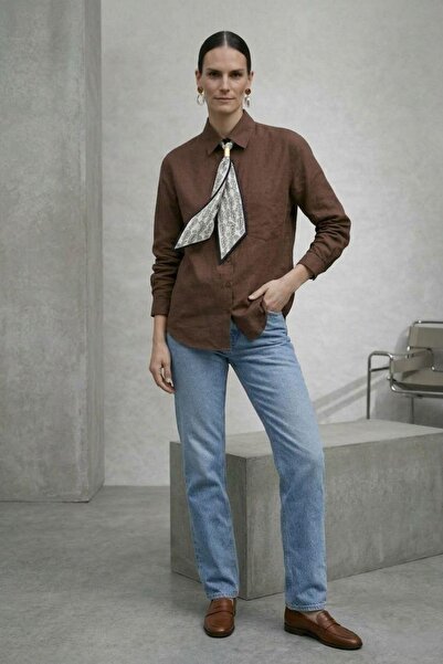 Shopping Shop Shirt with Scarf Accessory Brown