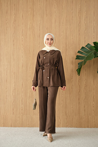 LOCCO Costum de damă cu nasturi în formă de inimă curea Detaliu Maro