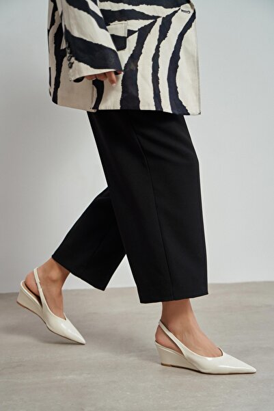 NİŞANTAŞI SHOES Meloni Bej Mat cu detaliu bandă la spate și vârf ascuțit pent...