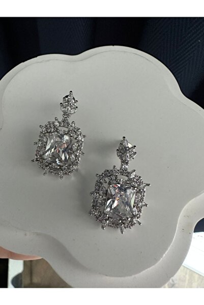 MONVEJEWELS Pirlanta İşçiliği Baget Taş Detaylı Oval Küpe