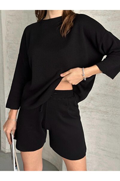 moda paketi طقم تريكو مع شورت - طقم نسائي مكون من قطعتين بقصة مريحة وياقة دائرية