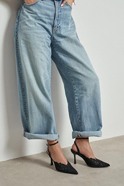 NİŞANTAŞI SHOES Aveny Black Lace Embroidery Detail Ankle Strap Stiletto Heel ...