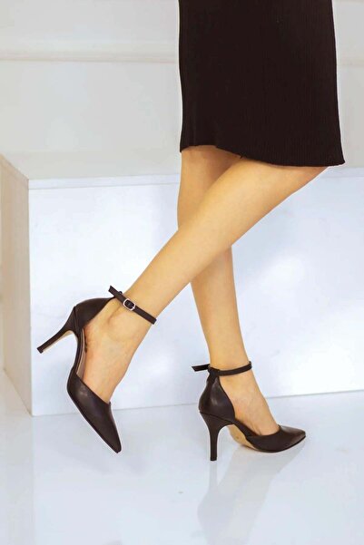 golden heel Γυναικεία παπούτσια με τακούνι σε μαύρο δέρμα 8,5 εκ. με μυτερή μύτη
