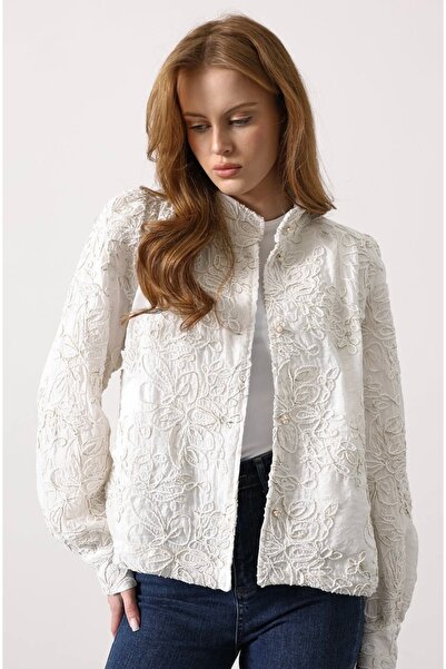 Belle Krem rustik işlemeli mevsimlik ceket
