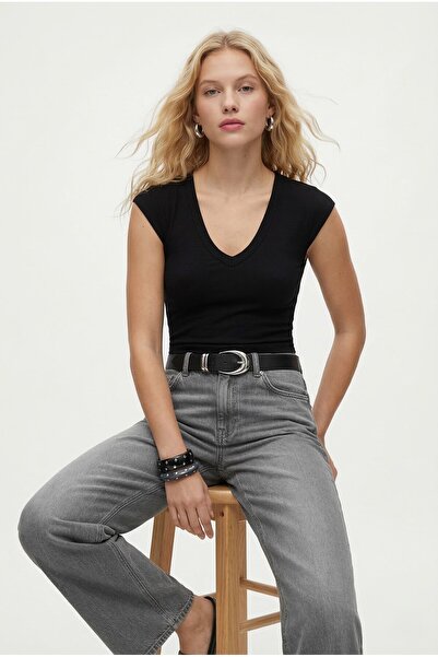 Ritnice Women's Marriot Lux Touch V-Neck Sleeveless Black Knitted Blouse