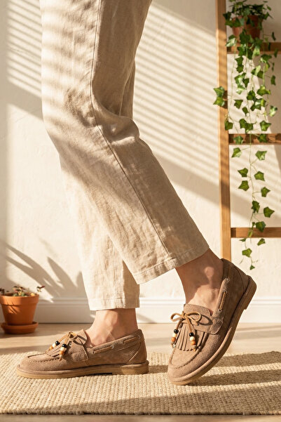 Moda Değirmeni Pantofi de damă Mink piele întoarsă cu detalii din mărgele cu ...