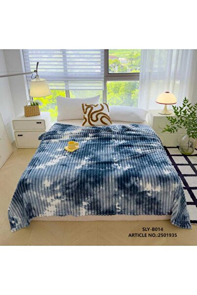 MAPLE LEAF Flannel Blanket, 220 x 240 cm, Assorted