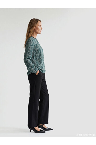 LC Waikiki Μπλούζα με μοτίβο με λαιμόκοψη σε μπεζ χρώμα