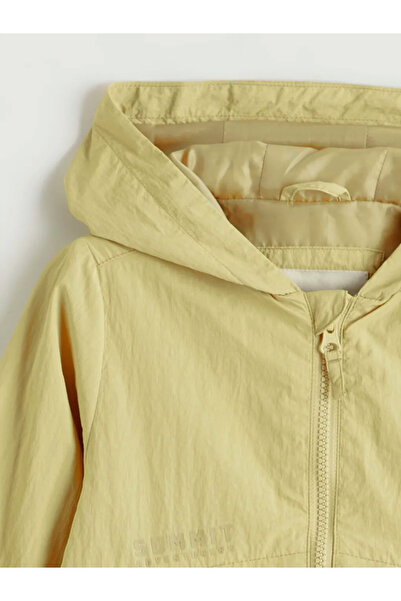 LC Waikiki Κίτρινο αγορίστικο αδιάβροχο με κουκούλα