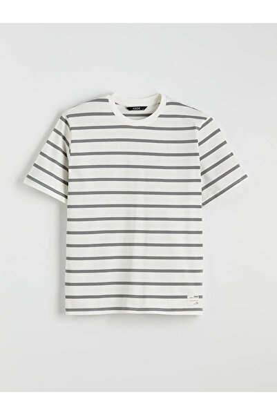 LC Waikiki Γκρι ανδρικό μπλουζάκι με λαιμόκοψη Ριγέ από χτενισμένο βαμβάκι