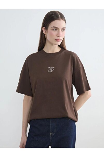 LC Waikiki Γυναικείο μπλουζάκι με στάμπα και λαιμόκοψη ποδηλάτου (S6)