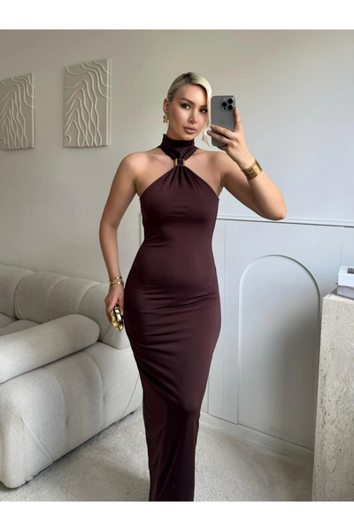 Zora Butik Halter Yaka Metal Aksesuar Detaylı Maxi Elbise - KAHVE