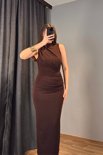 Sorridi Mock Neck Drapeli Zero Sleeve Slit Maxi Dress