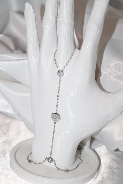 B&T Bujiteri Silver Color Elegant Shahmeran with Flower and Stone Accessories