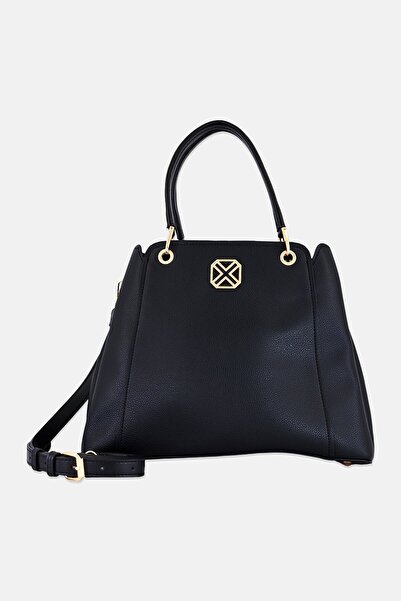 XTI حقيبة يد نسائية سوداء اللون تحمل شعار ماركة تجارية