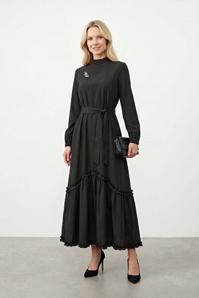 Puane Kadın Broş Detaylı kuşaklı Uzun Elbise -12675ELB - BLACK