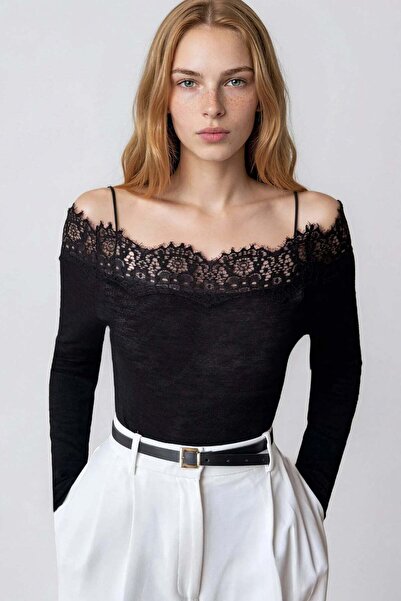 Trend Alaçatı Stili Women's Black Madonna Collar Lace Detailed Knitted Blouse...