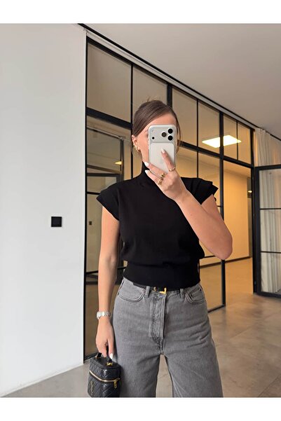 BB Bensu Buyruk BLUZĂ TRICOTATĂ CU GULER ÎNALT ȘI UMEZITĂ PE UMĂR, NEGRU