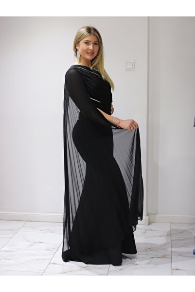 Angy Fashion Black one-shoulder evening dress with a pleated veil Size: 38