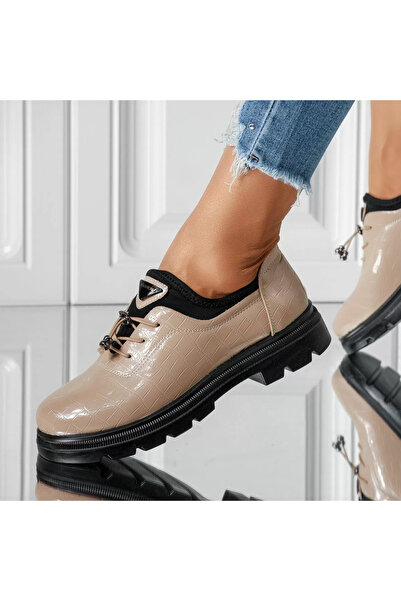 Zaira Women's beige casual shoes made of patent Leather Mariah #24605