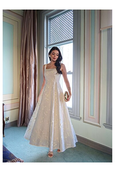 ESRAHELVACI Askılı Çiçek Nakışlı Elbise