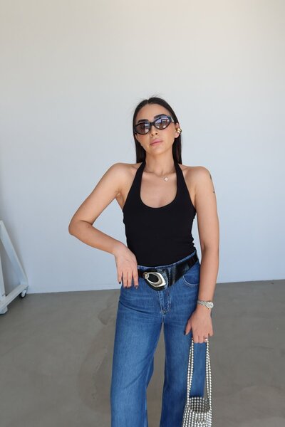 Özge Özgenç Boyundan Geçmeli Fitilli Atlet