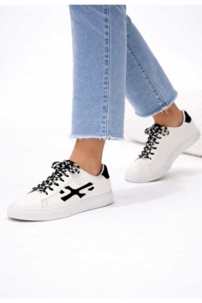 Melinta Shoes حذاء ميلينتا ذو أربطة ملون ومريح للنساء حذاء رياضي