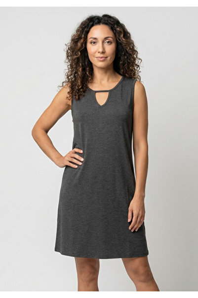 Little Visqon Γυναικείο φόρεμα από βισκόζη με λεπτομερή λαιμόκοψη, αμάνικο, ά...