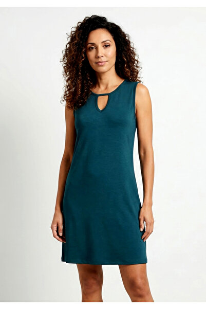 Little Visqon Γυναικείο φόρεμα από βισκόζη με λεπτομερή λαιμόκοψη, αμάνικο, ά...