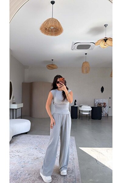 Buket Teke طقم بوريوموكس باللون الرمادي الفاتح فستان بتجاعيد مجمّعة