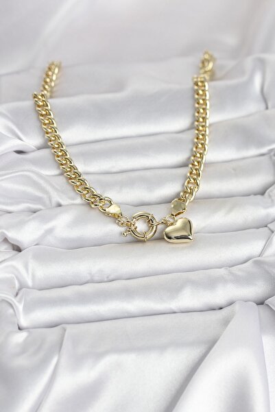 cleovibe قلادة من النحاس الذهبي اللون مع تفاصيل على شكل قلب من القطيفة