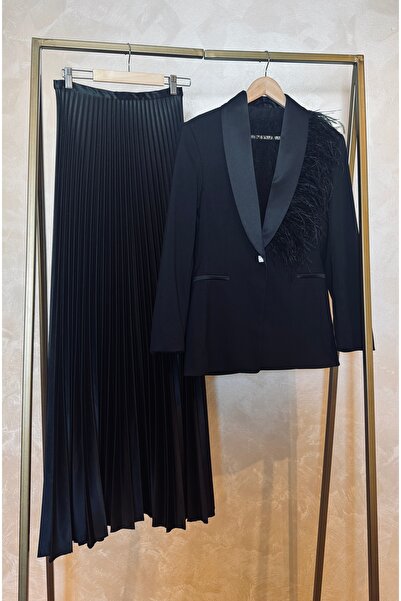 Classy Store Κομψό κοστούμι με σατέν φούστα και σακάκι με απλικέ από φτερά