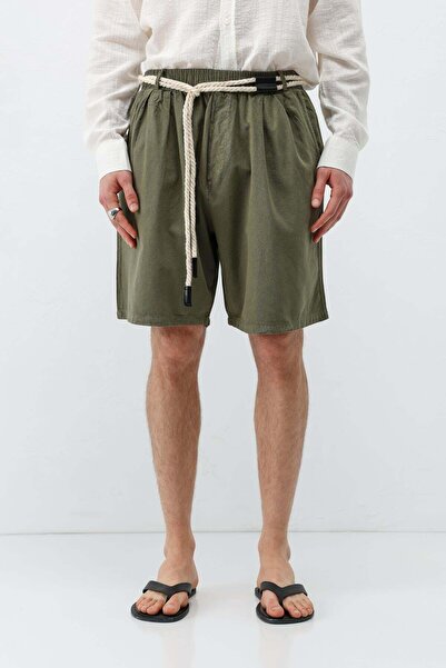 VAMOSCLO شورت كتان كبير الحجم مع حزام باللون الكاكي