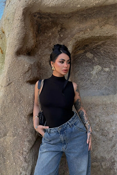 MOZENA Turtleneck Zero Sleeve Basic Blouse