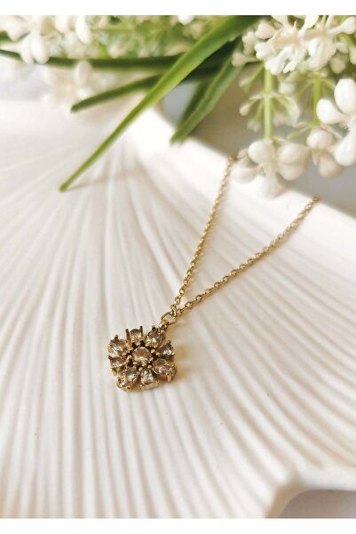 Halley Concept قلادة نسائية ذهبية مرصّع بالأحجار على شكل زهرة ملونة ولامعة