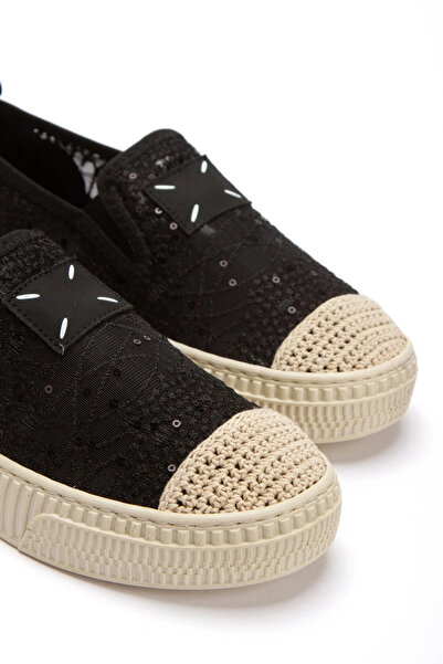 Lively Stylish Renda Black Lace Comfortable Sole Casual Shoes