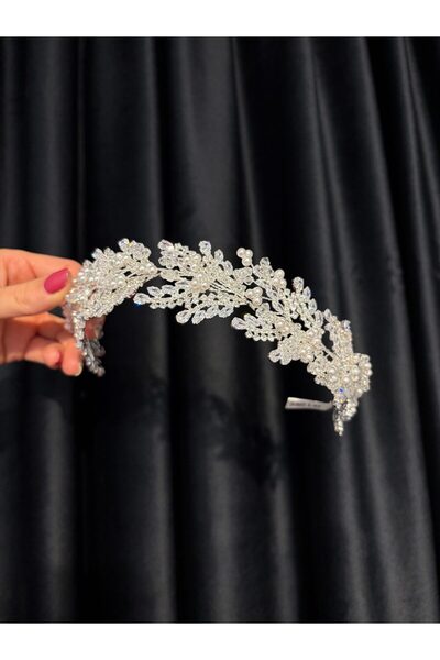 KREATIVA Bride Tiara Accessorized with Pearls and Zirconia