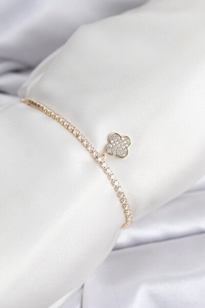 Inure Jewelry سوار يونكا موديل زيركون ذهبي اللون مع حجر الزركون وحلقة معلقة