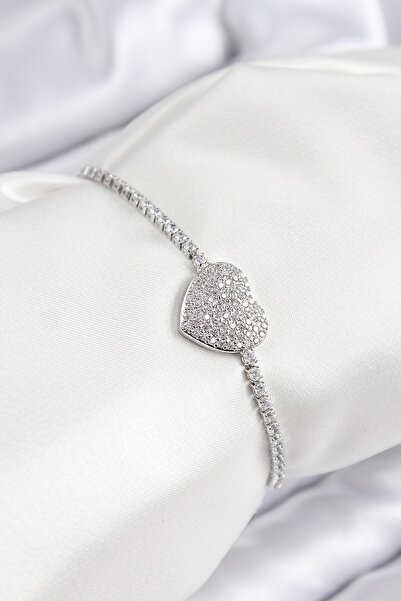 Inure Jewelry سوار نسائي من النحاس والزركون على شكل قلب مصعد فضي اللون